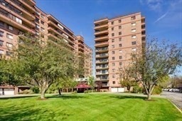 Medford, Massachusetts, 02155, United States, 2 Bedrooms Bedrooms, ,2 BathroomsBathrooms,Residential,For Sale,1934966