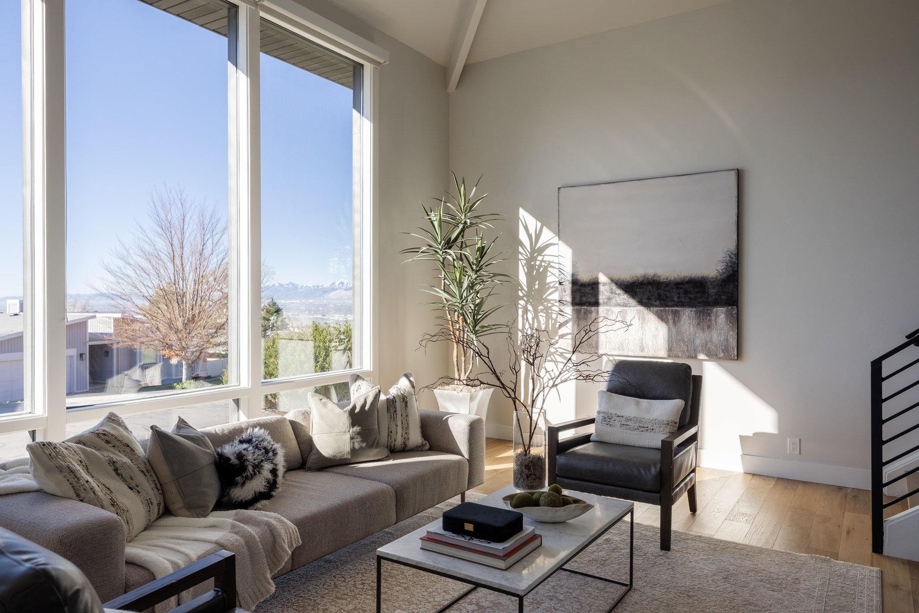  Stunning East Capitol Renovation - 物件實景