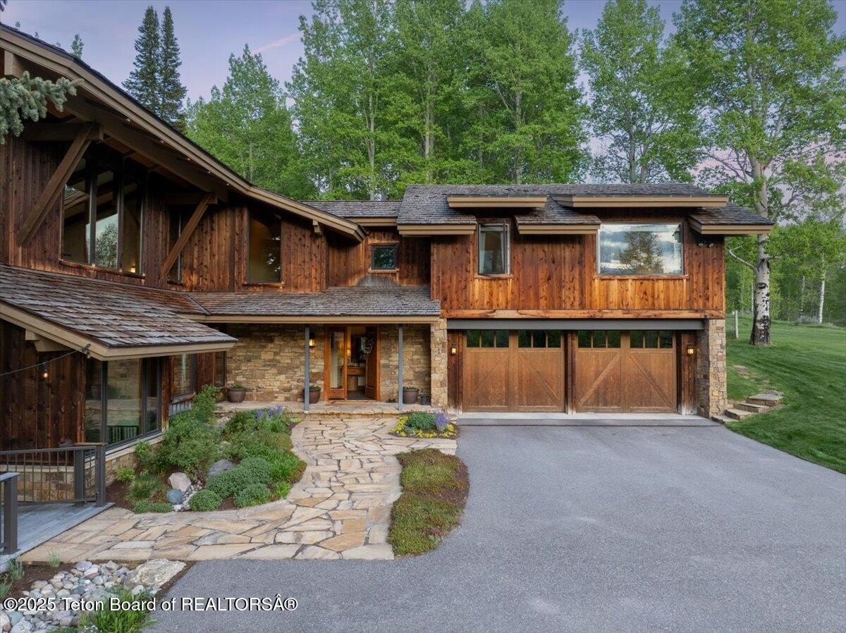 Jackson, Wyoming, 83001, United States, 5 Bedrooms Bedrooms, ,1 BathroomBathrooms,Residential,For Sale,1831130