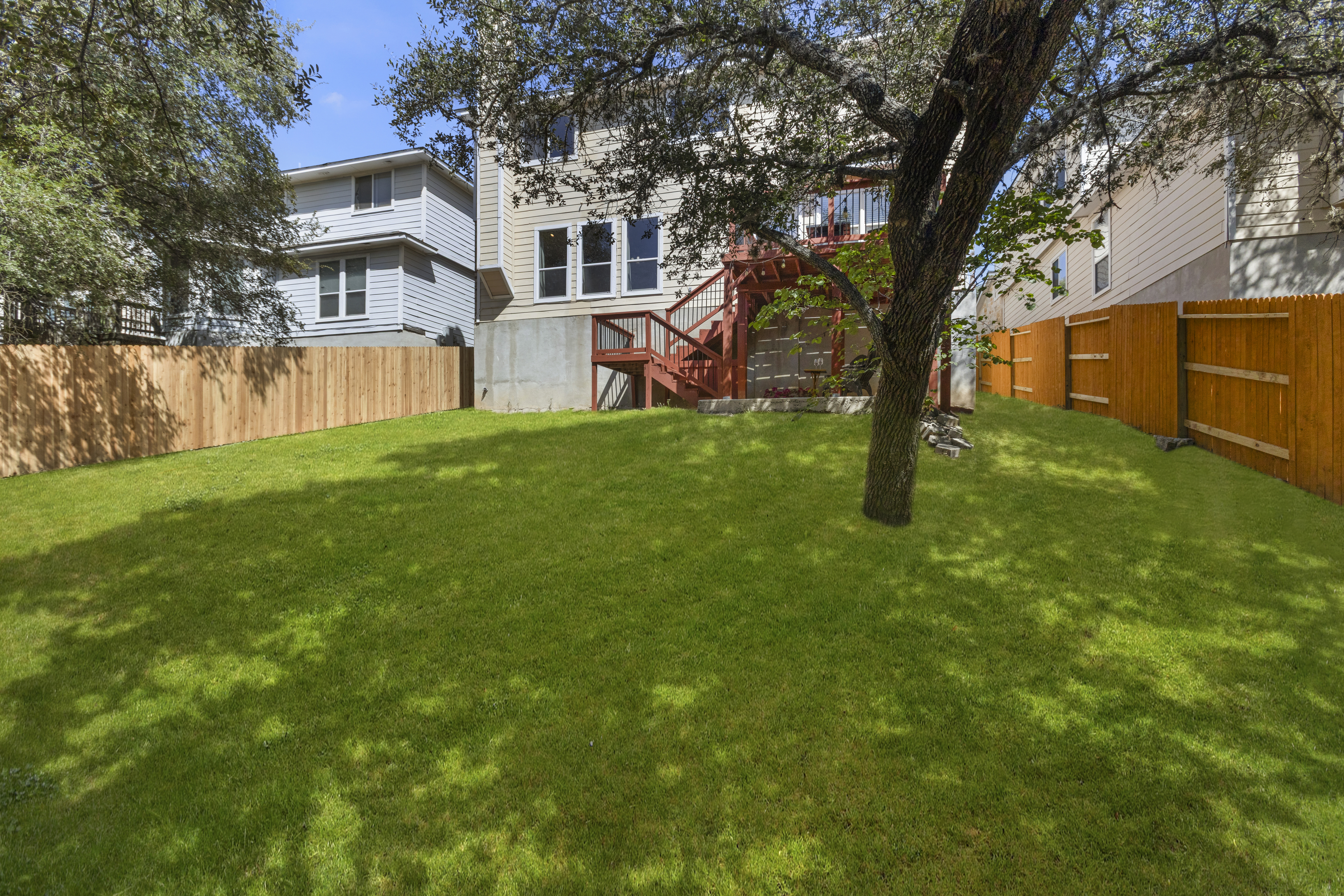  Spacious Home with Greenbelt Views - 物件實景