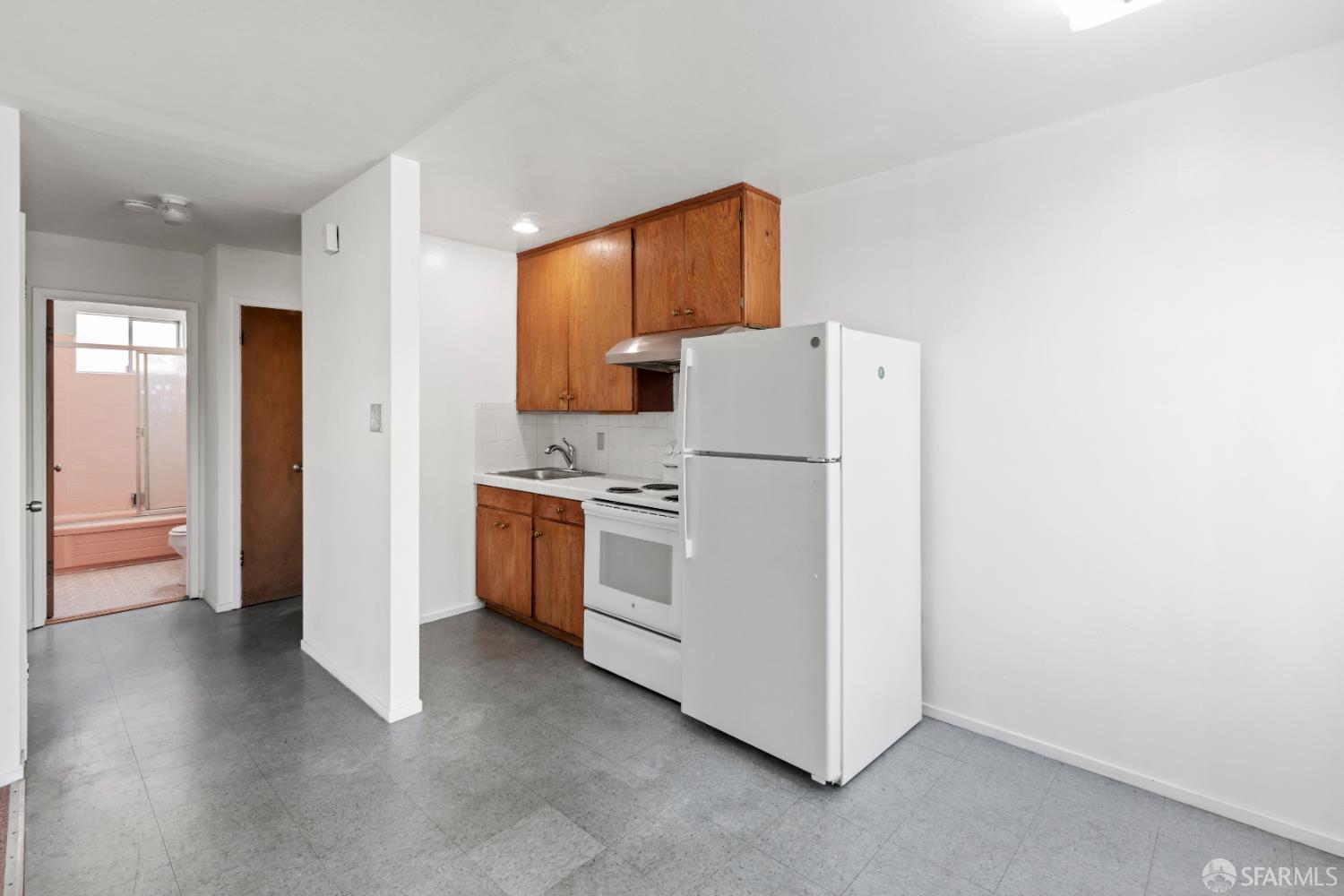 San Francisco, California, 94112, United States, 8 Bedrooms Bedrooms, ,Residential,For Sale,1999108