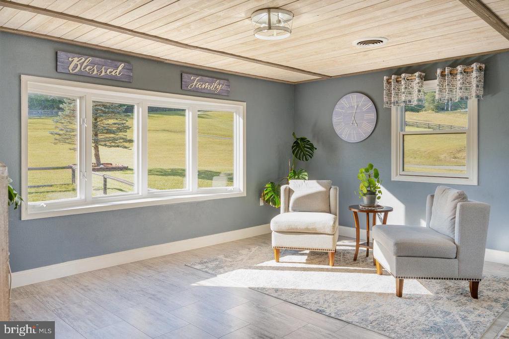 Gore, Virginia, 22637, United States, 4 Bedrooms Bedrooms, ,3 BathroomsBathrooms,Residential,For Sale,1949444