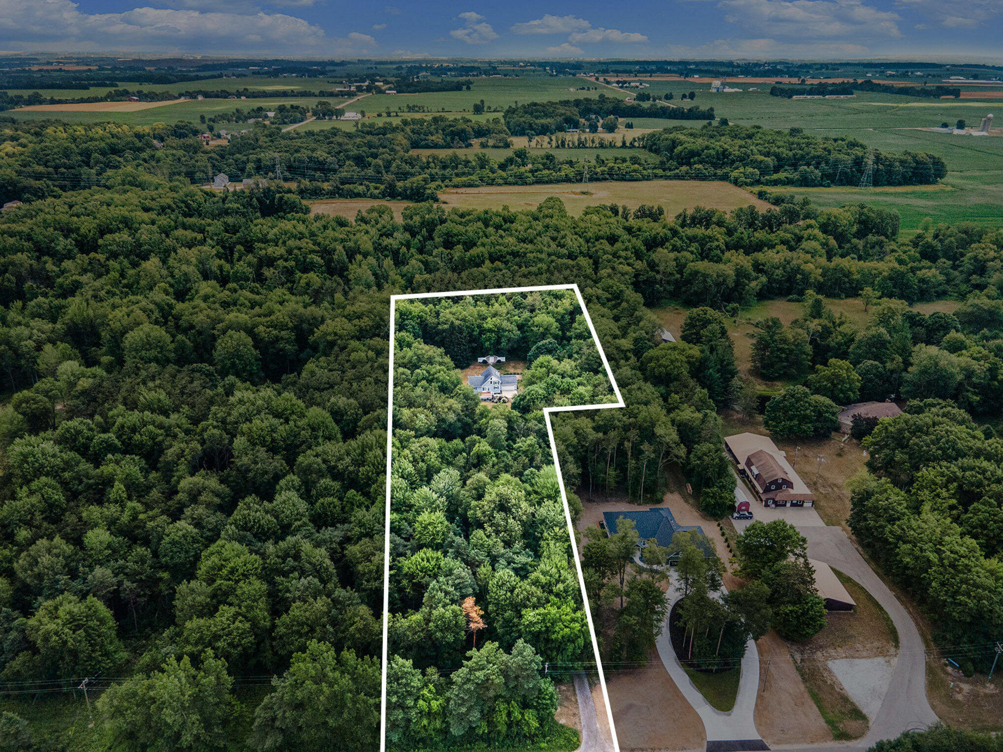Holland, Michigan, 49423, United States, 3 Bedrooms Bedrooms, ,3 BathroomsBathrooms,Residential,For Sale,1892685