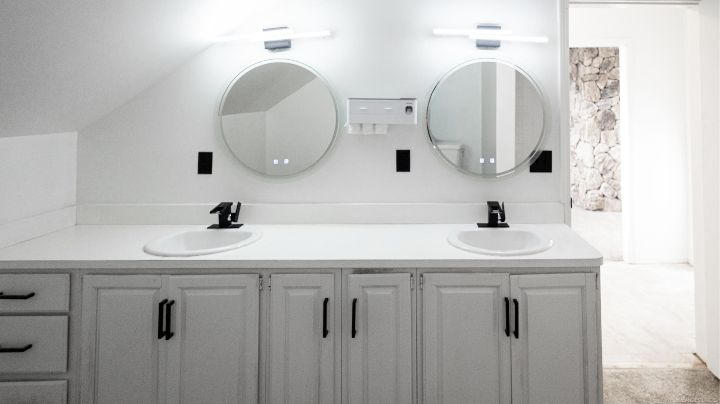 Columbus, Michigan, 48063, United States, 3 Bedrooms Bedrooms, ,3 BathroomsBathrooms,Residential,For Sale,1974296