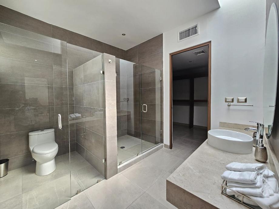 Colina de Santiago, Torreón, Coahuila de Zaragoza, 27023, Mexico, 3 Bedrooms Bedrooms, ,3 BathroomsBathrooms,Residential,For Sale,Colina de Santiago,1234734