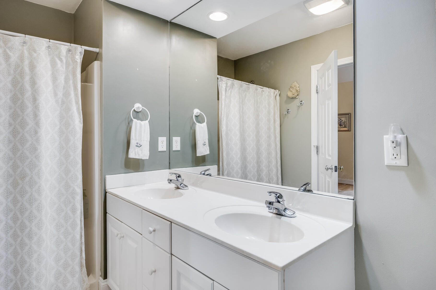  13 Laurel Hill Court - 物件實景