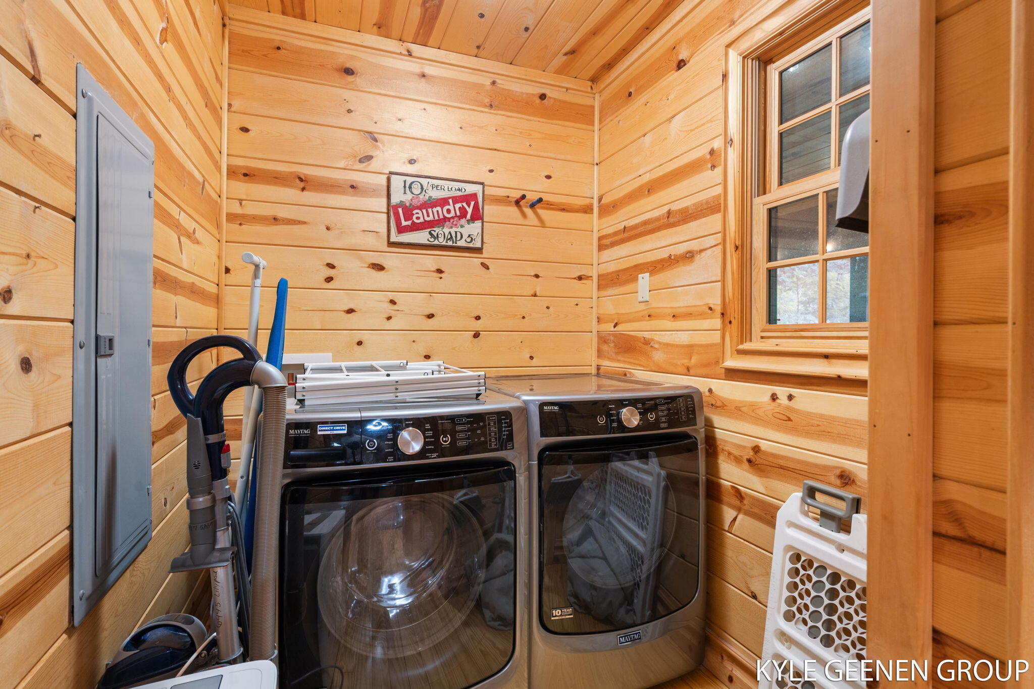 Saugatuck, Michigan, 49453, United States, 3 Bedrooms Bedrooms, ,2 BathroomsBathrooms,Residential,For Sale,1917281