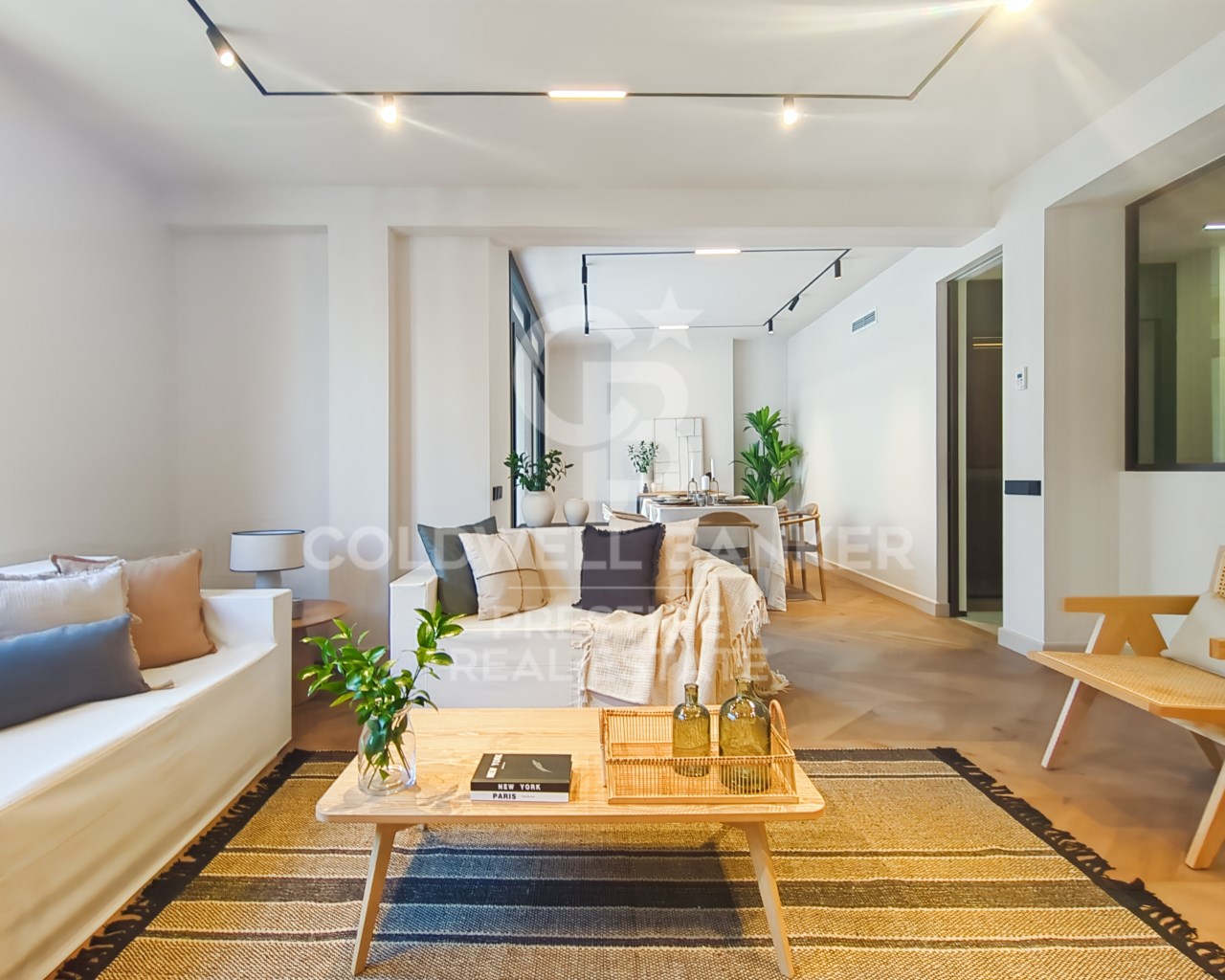 Barcelona, Catalonia, ES, 4 Bedrooms Bedrooms, ,3 BathroomsBathrooms,Residential,For Sale,1805126