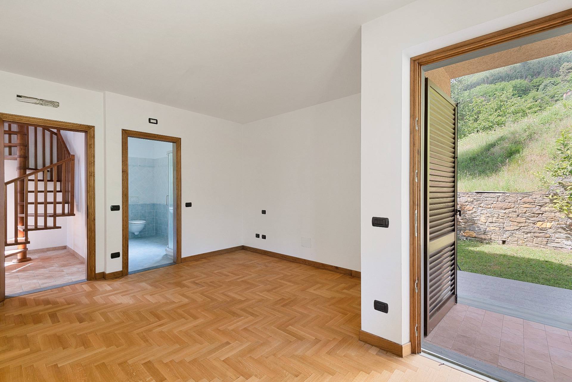 Via Pescino, Pietrasanta, Lucca, 55045, IT, 4 Bedrooms Bedrooms, ,4 BathroomsBathrooms,Residential,For Sale,Via Pescino,1534158
