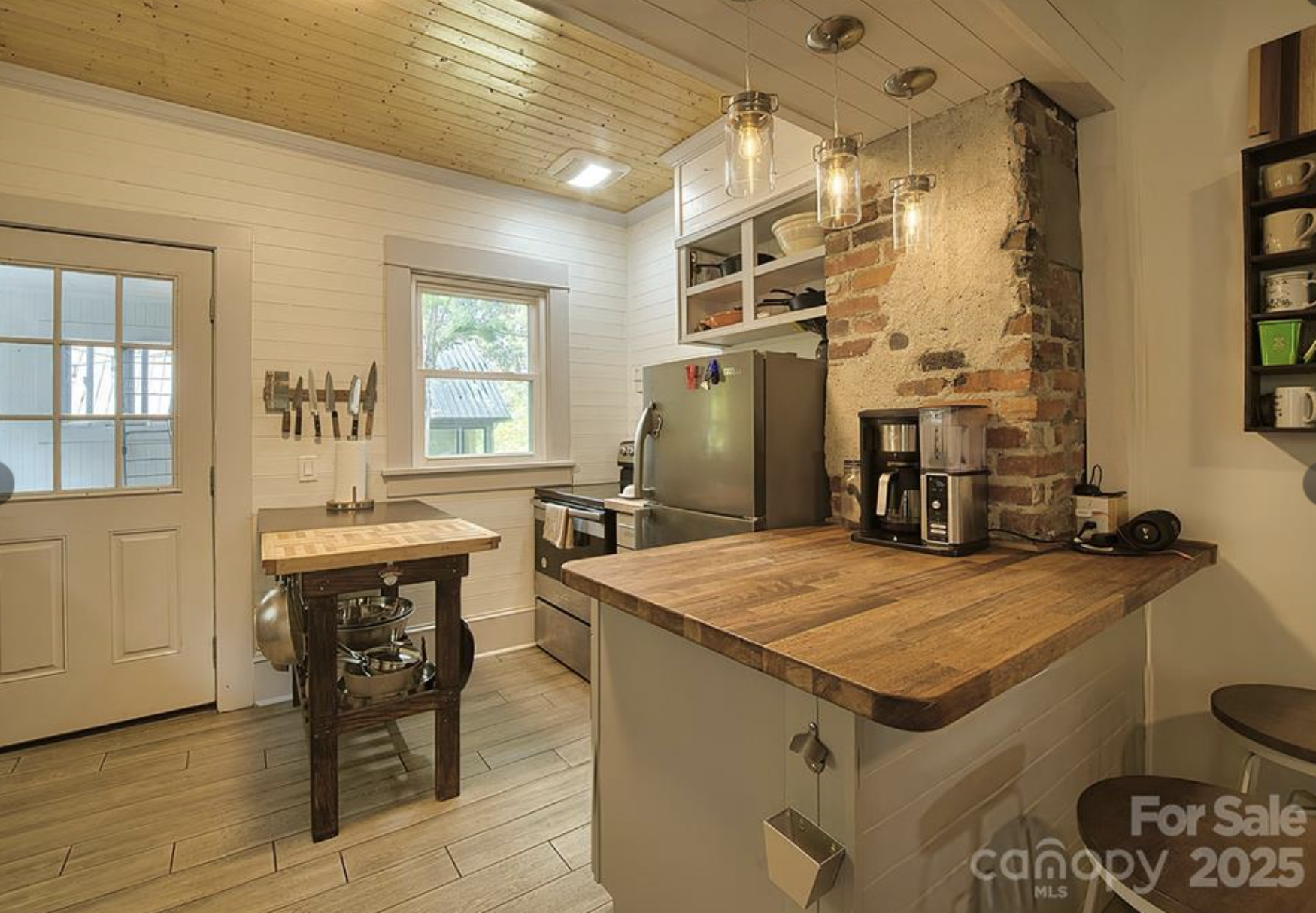 Asheville, North Carolina, 28806, United States, 4 Bedrooms Bedrooms, ,3 BathroomsBathrooms,Residential,For Sale,1953604