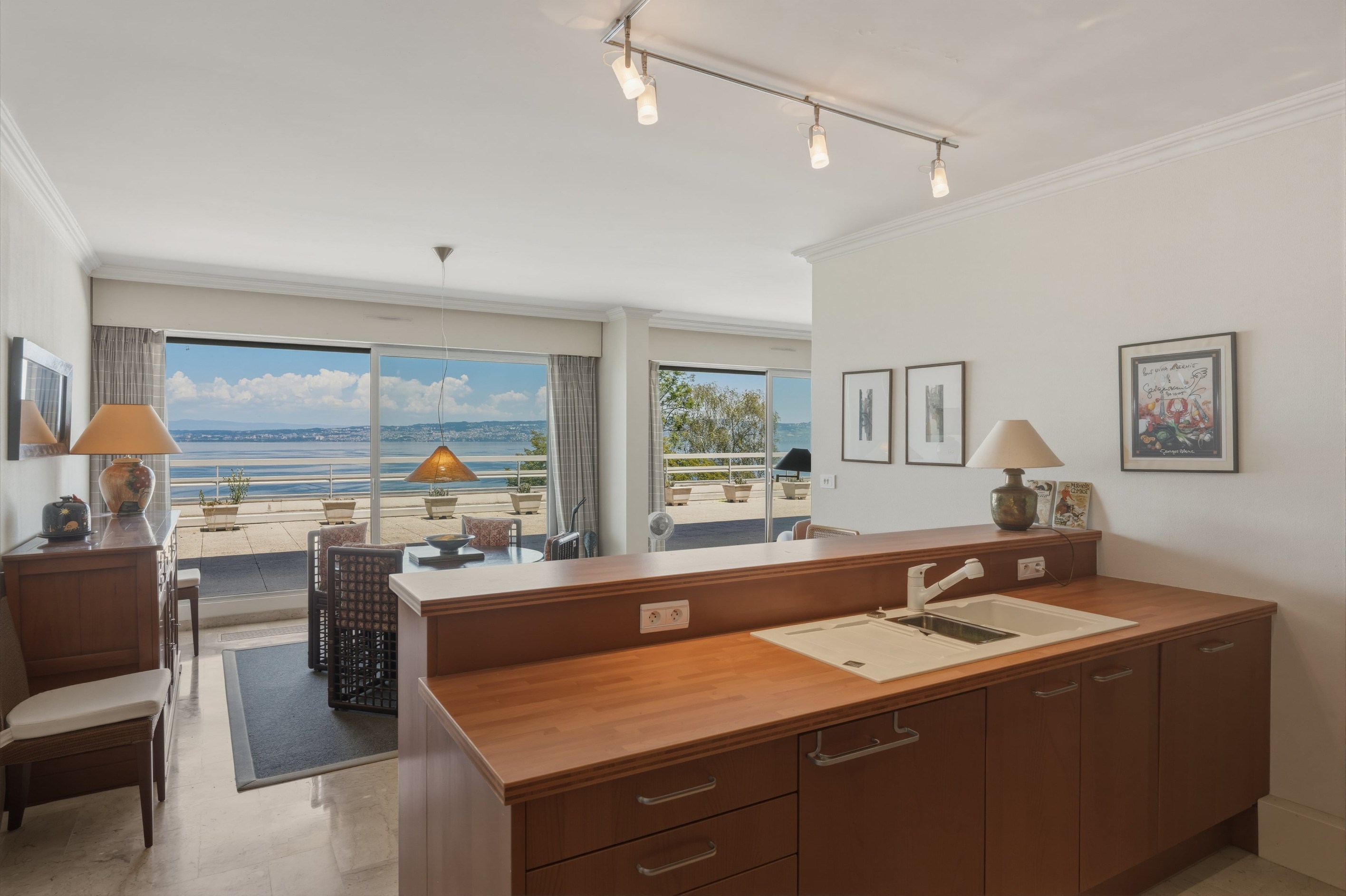  EVIAN FOUR BEDROOM APARTMENT VIEW ON THE LAKE - 物件實景
