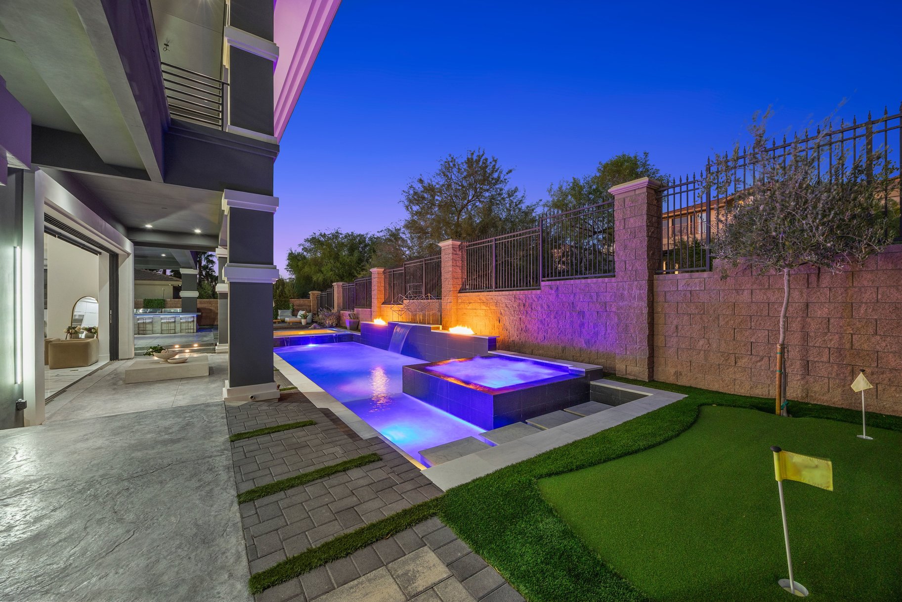  Elevated Custom Living in MacDonald Highlands with Views - 物件實景