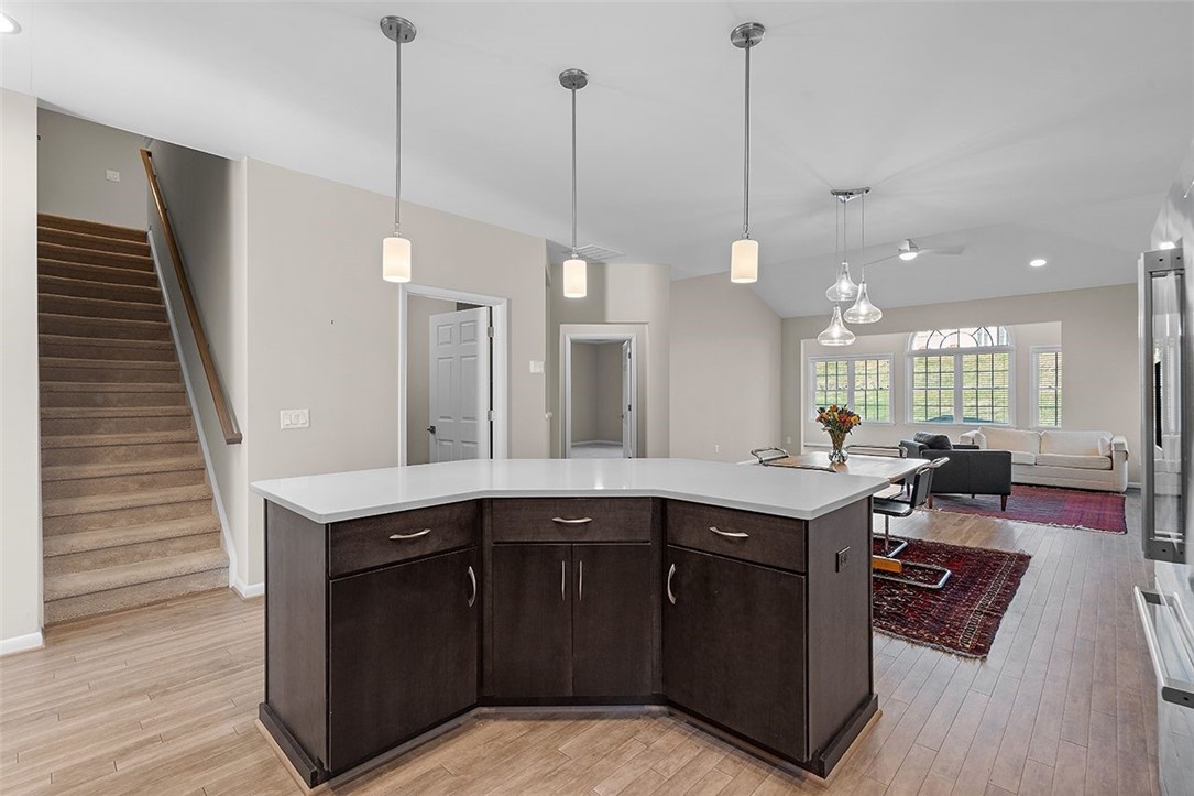 Ohio Twp, Pennsylvania, 15237, United States, 2 Bedrooms Bedrooms, ,3 BathroomsBathrooms,Residential,For Sale,1984724