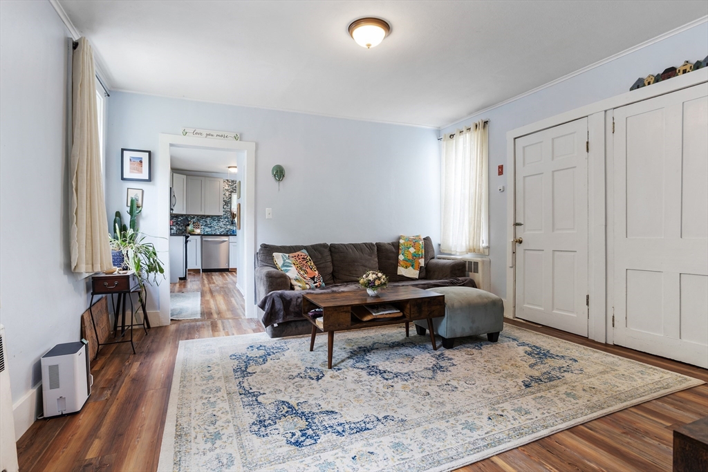 Groton, Massachusetts, 01450, United States, 3 Bedrooms Bedrooms, ,2 BathroomsBathrooms,Residential,For Sale,1983449