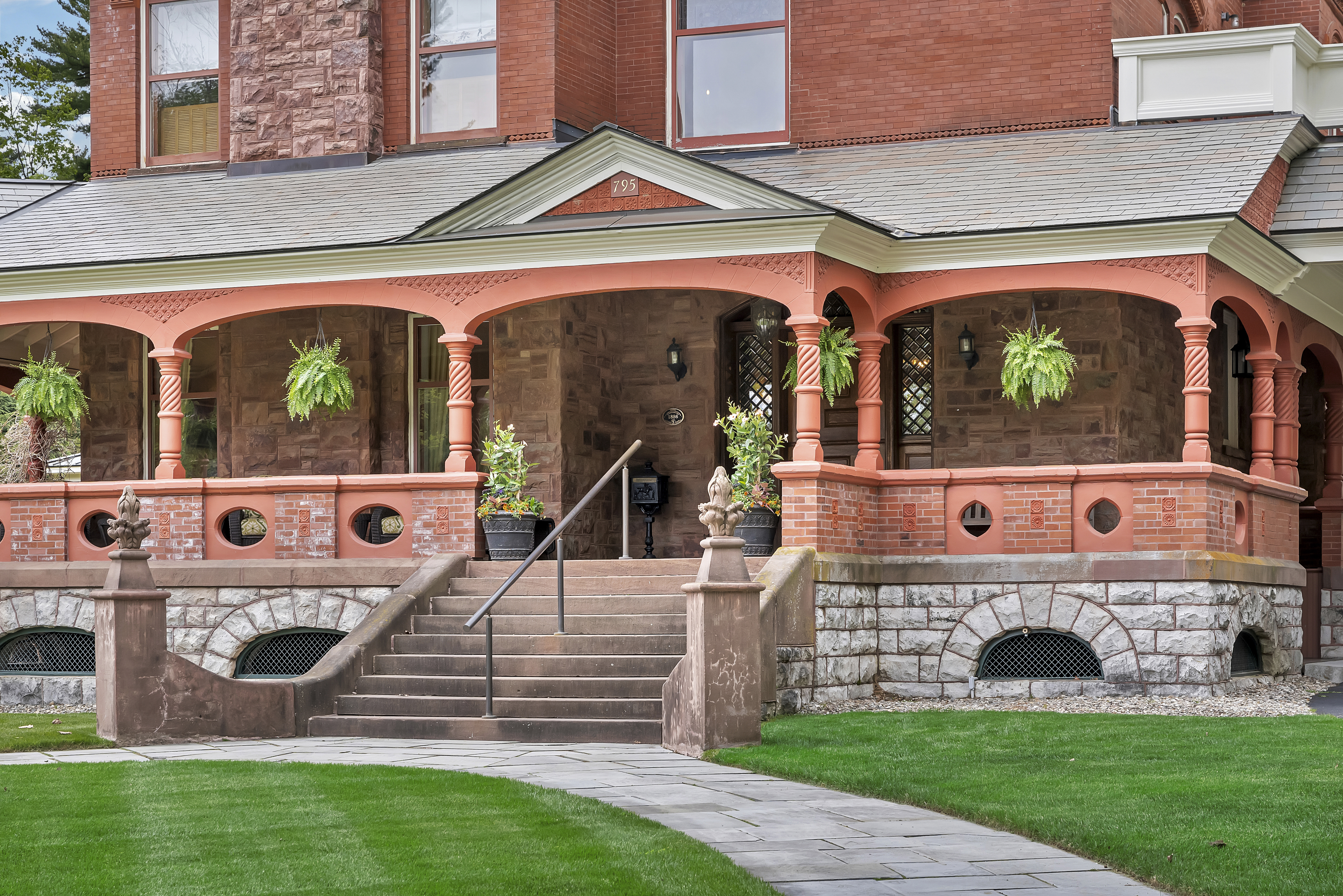  795 N Broadway, Saratoga Springs, NY, 12866 - 物件實景