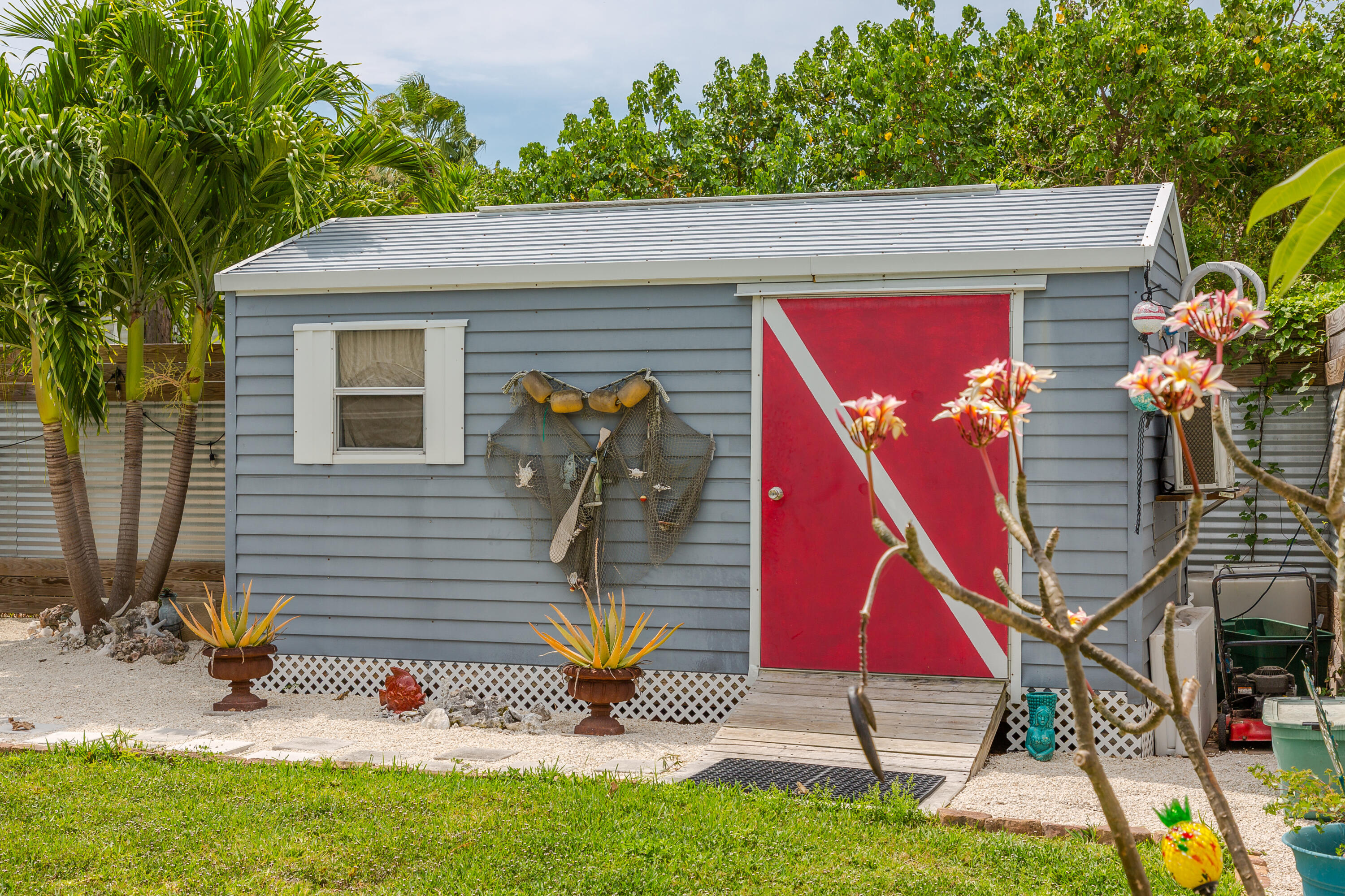 MARATHON, Florida, 33050, United States, 2 Bedrooms Bedrooms, ,1 BathroomBathrooms,Residential,For Sale,1771071