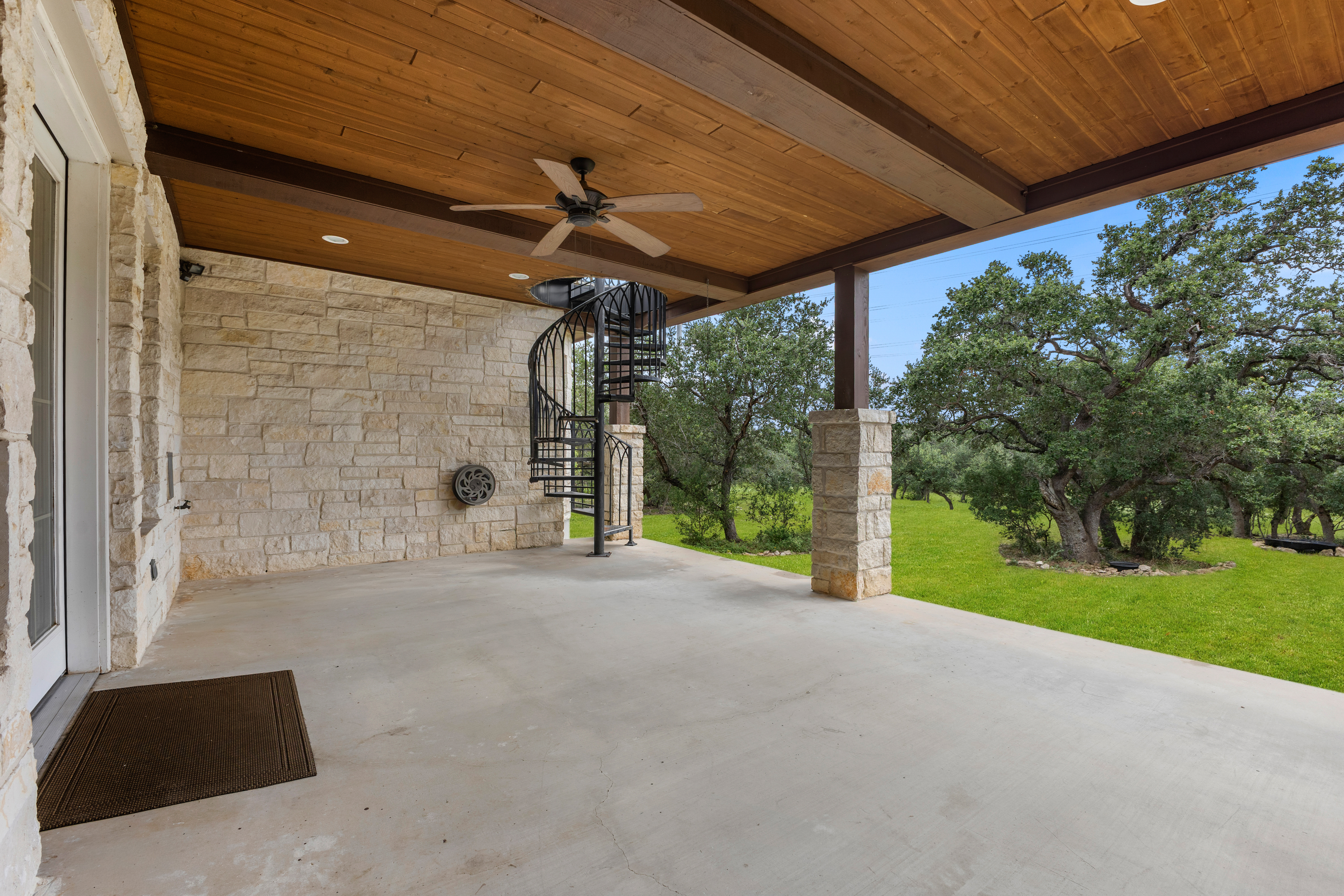  One Story Bulverde Home with Workshop on 6.5 Acres - 物件實景