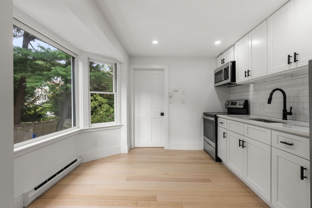 Hopkinton, Massachusetts, 01748, United States, 5 Bedrooms Bedrooms, ,4 BathroomsBathrooms,Residential,For Sale,1947956