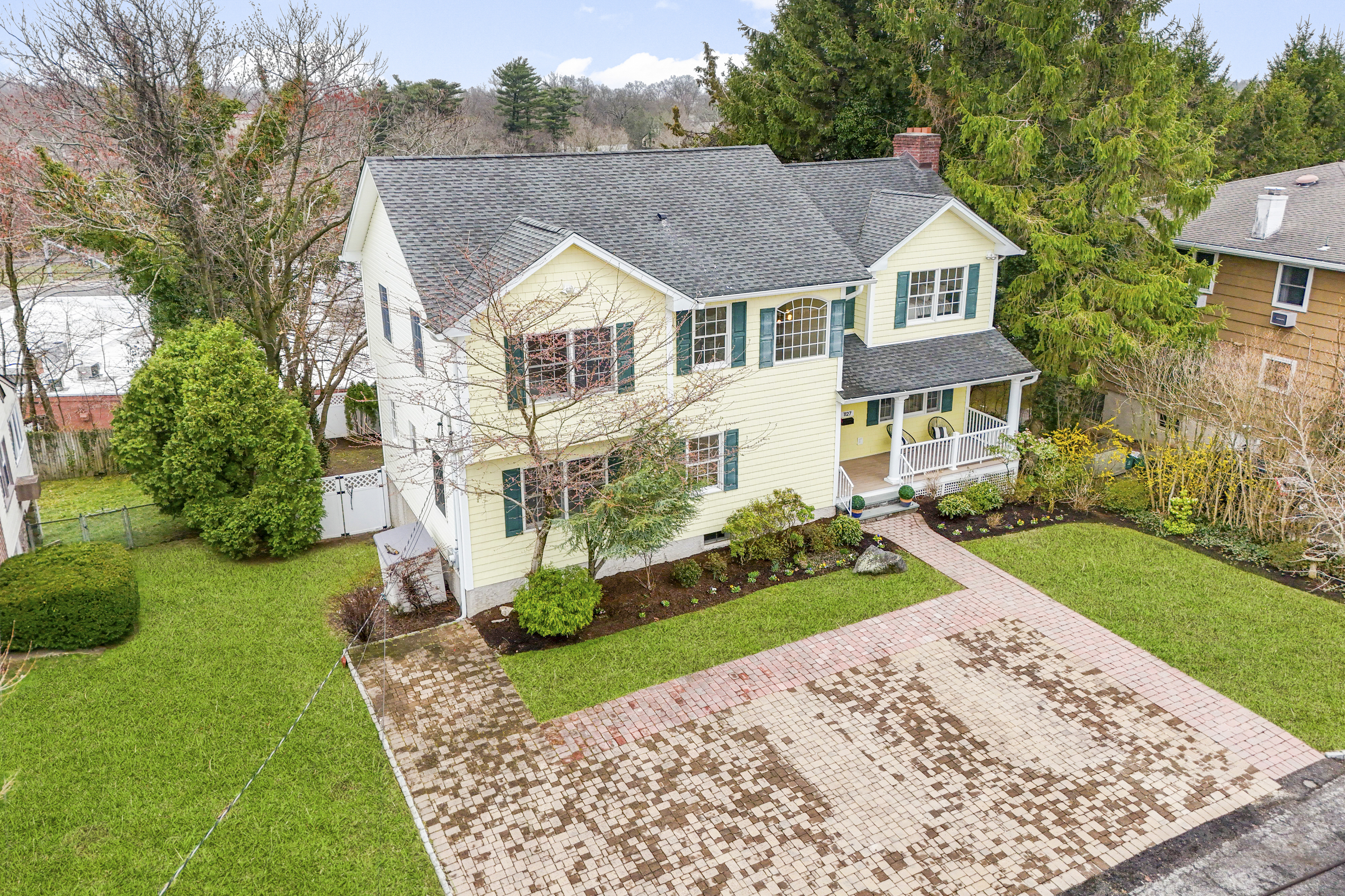  Beautifully Appointed Rye Neck Colonial - 物件實景