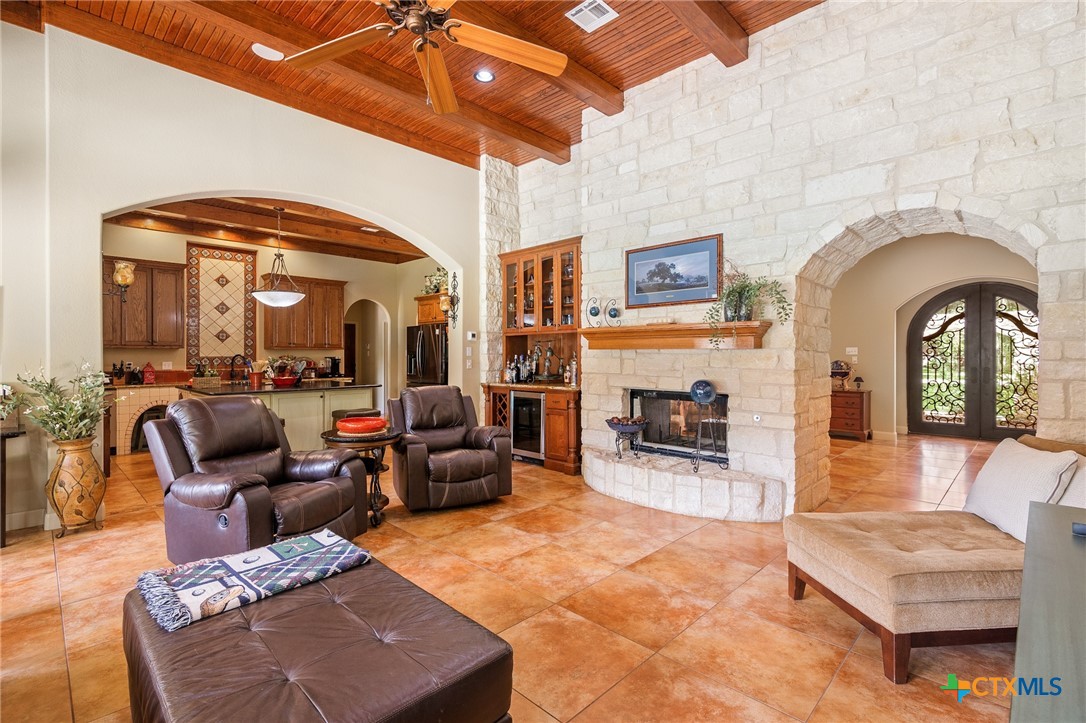 Inez, Texas, 77968, United States, 5 Bedrooms Bedrooms, ,6 BathroomsBathrooms,Residential,For Sale,1895563