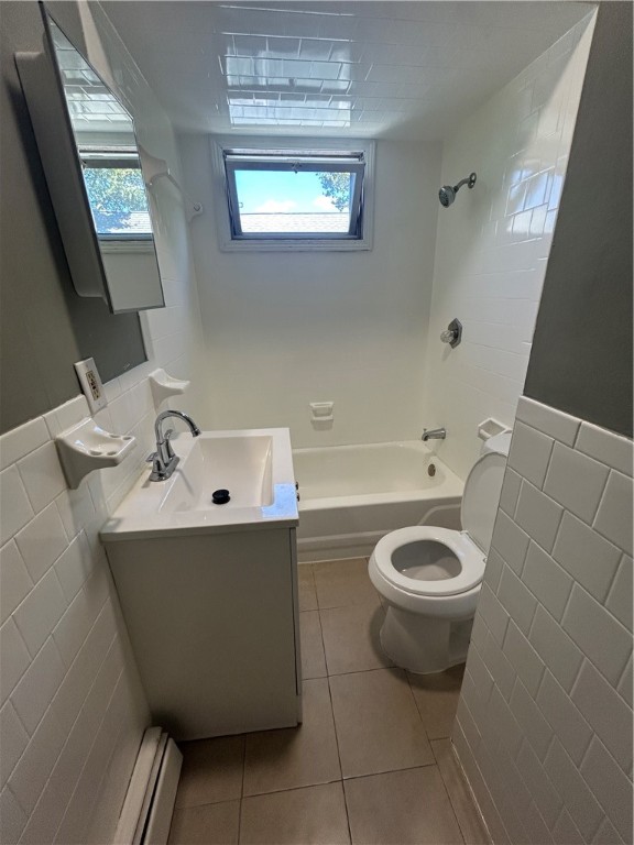 Providence, Rhode Island, 02906, United States, 9 Bedrooms Bedrooms, ,3 BathroomsBathrooms,Residential,For Sale,1940421