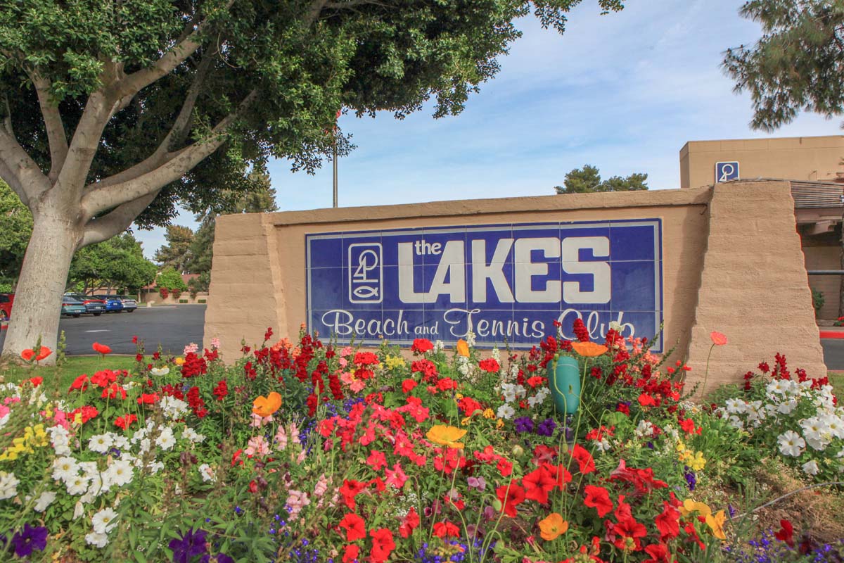 Tempe, Arizona, 85283, United States, 4 Bedrooms Bedrooms, ,3 BathroomsBathrooms,Residential,For Sale,1985738