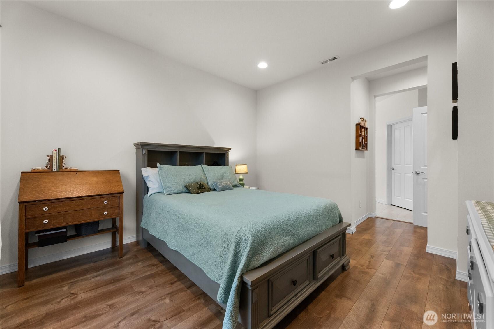 MAPLE VALLEY, Washington, 98038, United States, 2 Bedrooms Bedrooms, ,2 BathroomsBathrooms,Residential,For Sale,1989729