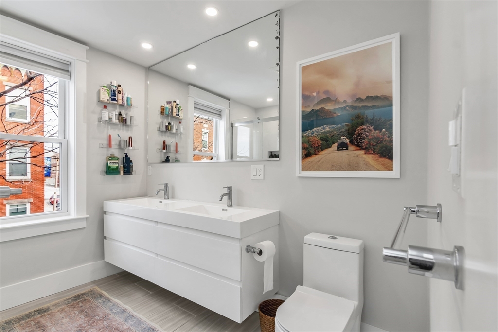 Boston, Massachusetts, 02128, United States, 2 Bedrooms Bedrooms, ,2 BathroomsBathrooms,Residential,For Sale,2008119