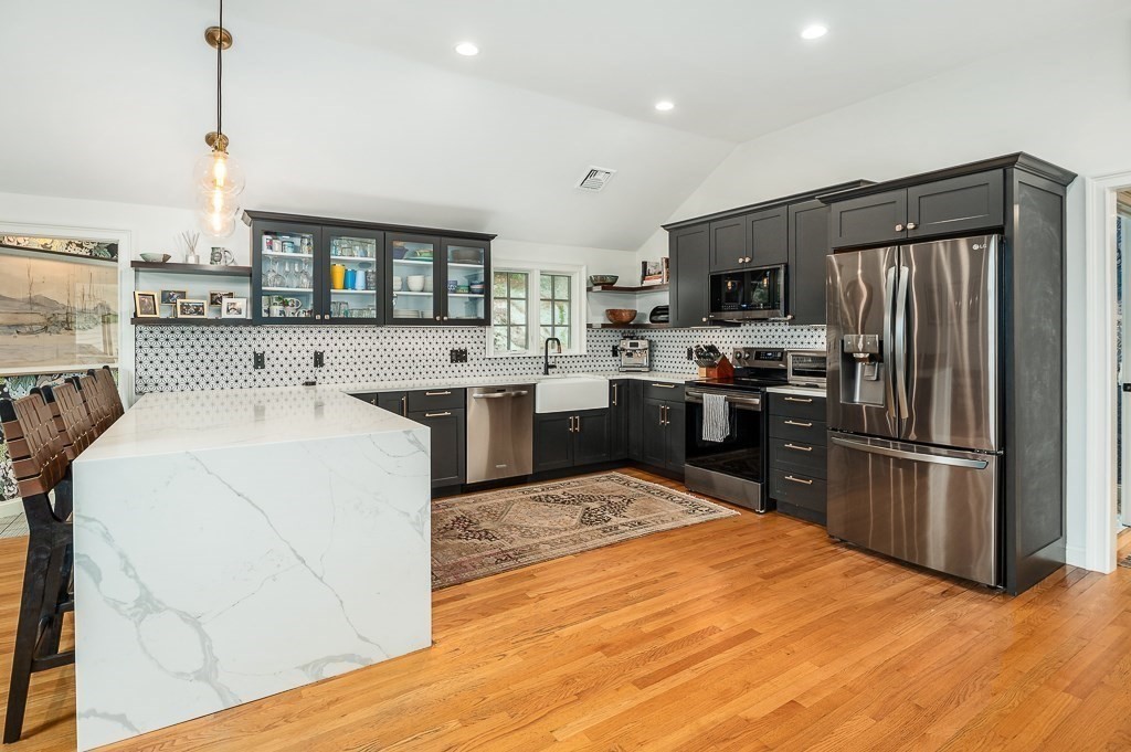 Manchester, Massachusetts, 01944, United States, 4 Bedrooms Bedrooms, ,3 BathroomsBathrooms,Residential,For Sale,1938822