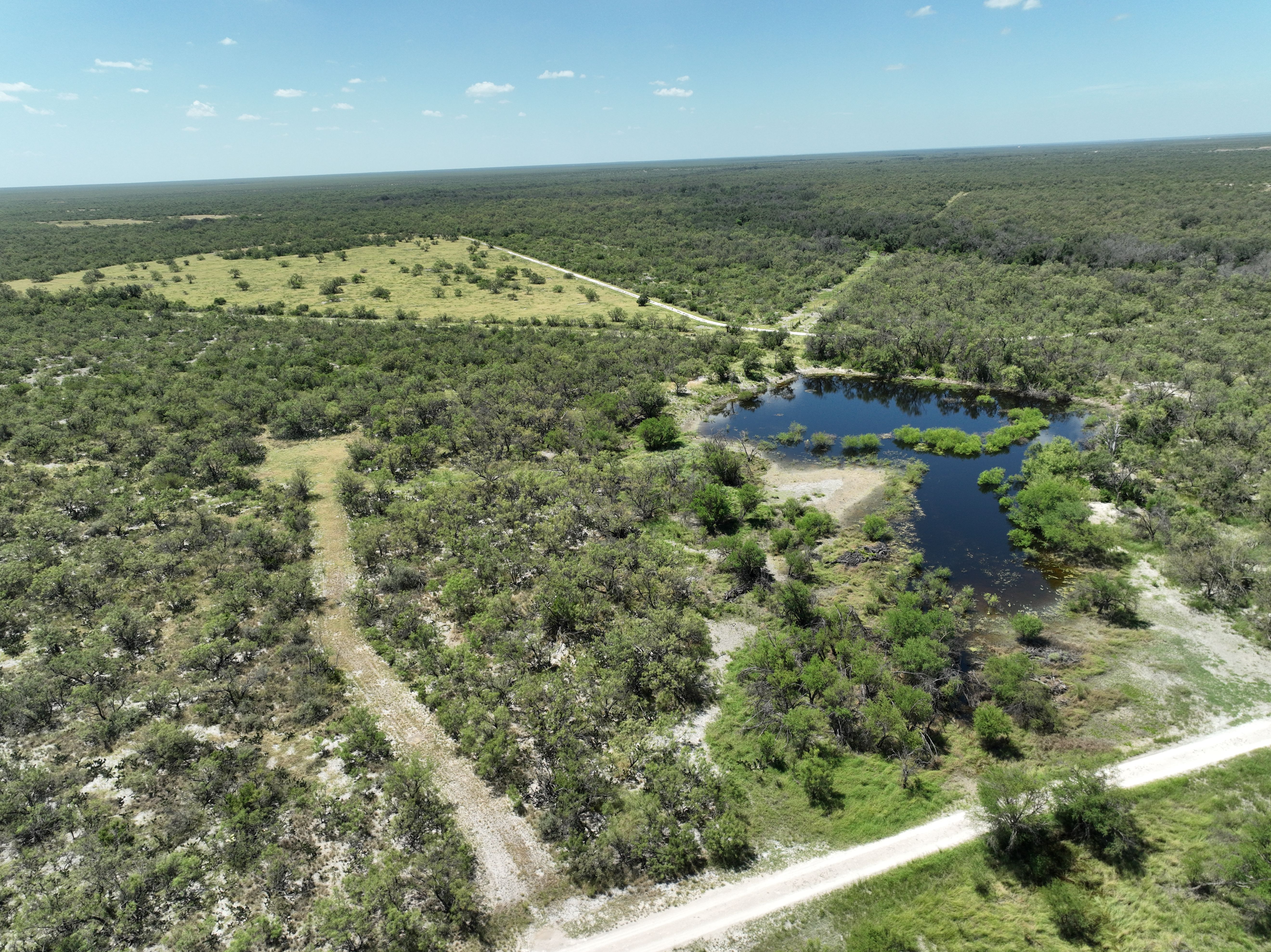  7, 902 +/- Las Moras Creek - 物件實景
