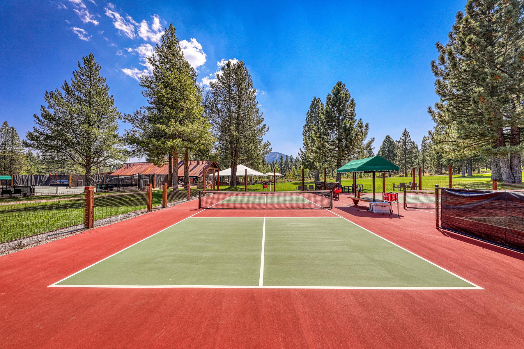  Gorgeous .63 acre Homesite in Truckee