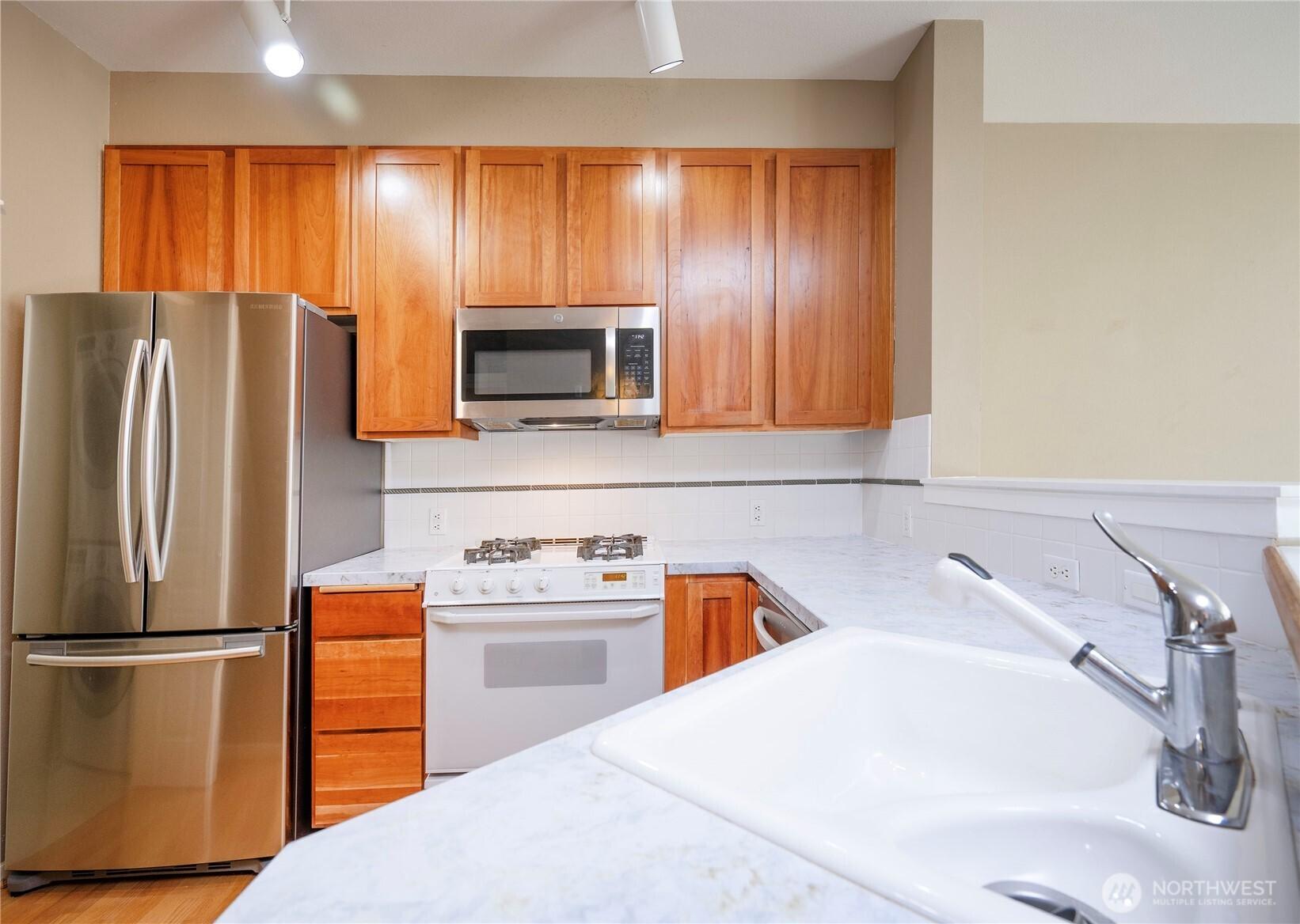 KIRKLAND, Washington, 98033, United States, 1 Bedroom Bedrooms, ,1 BathroomBathrooms,Residential,For Sale,1778230