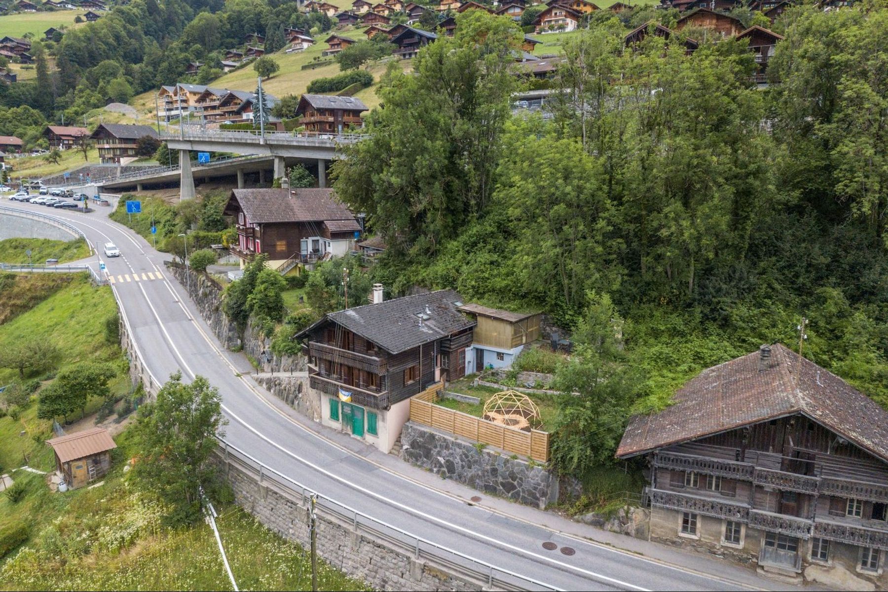  Rental chalet with 3 apartments - 5.6% gross yield - 物件實景