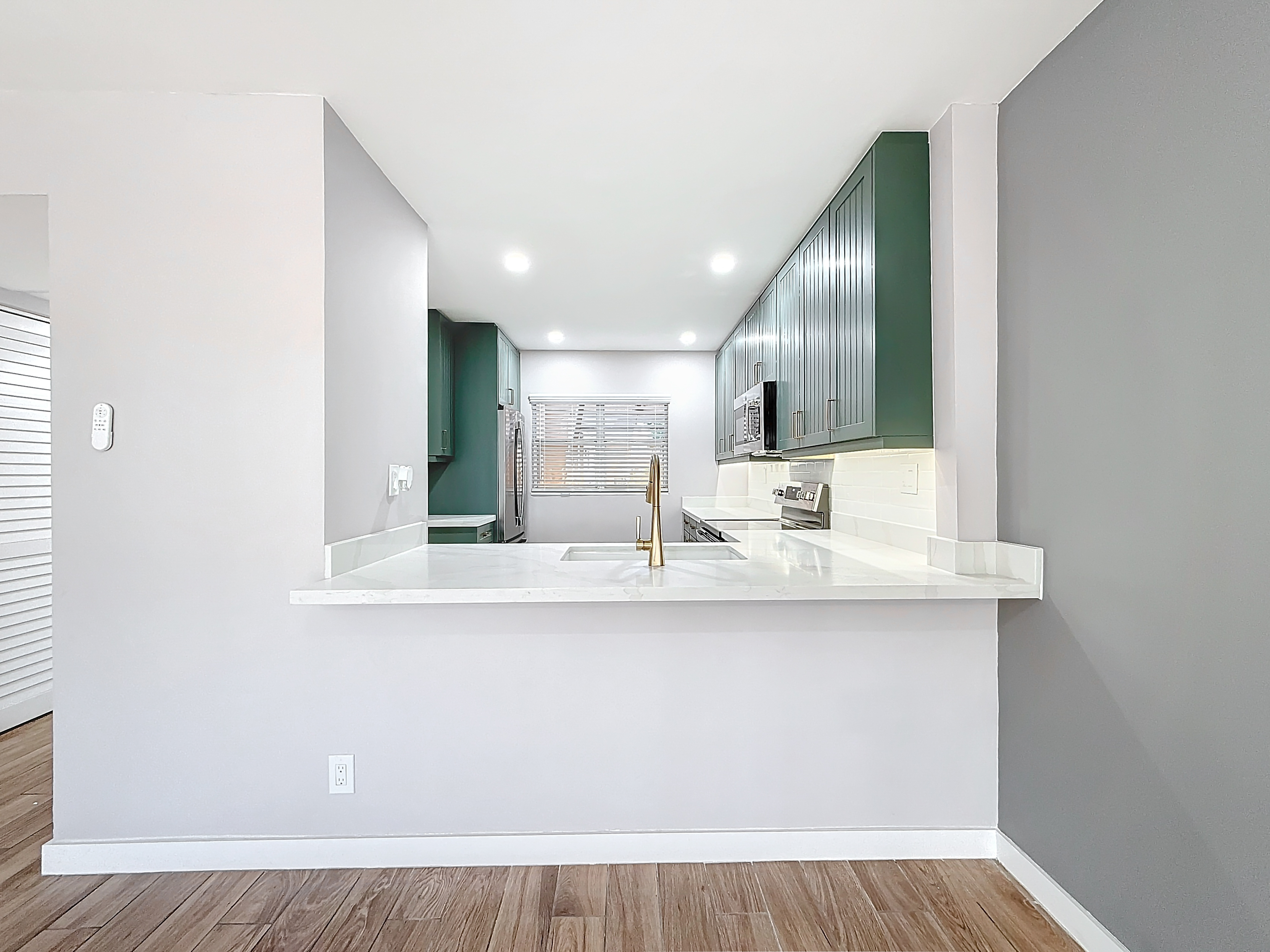  8818 W Mcnab Road, Tamarac, FL, 33321 - 物件實景