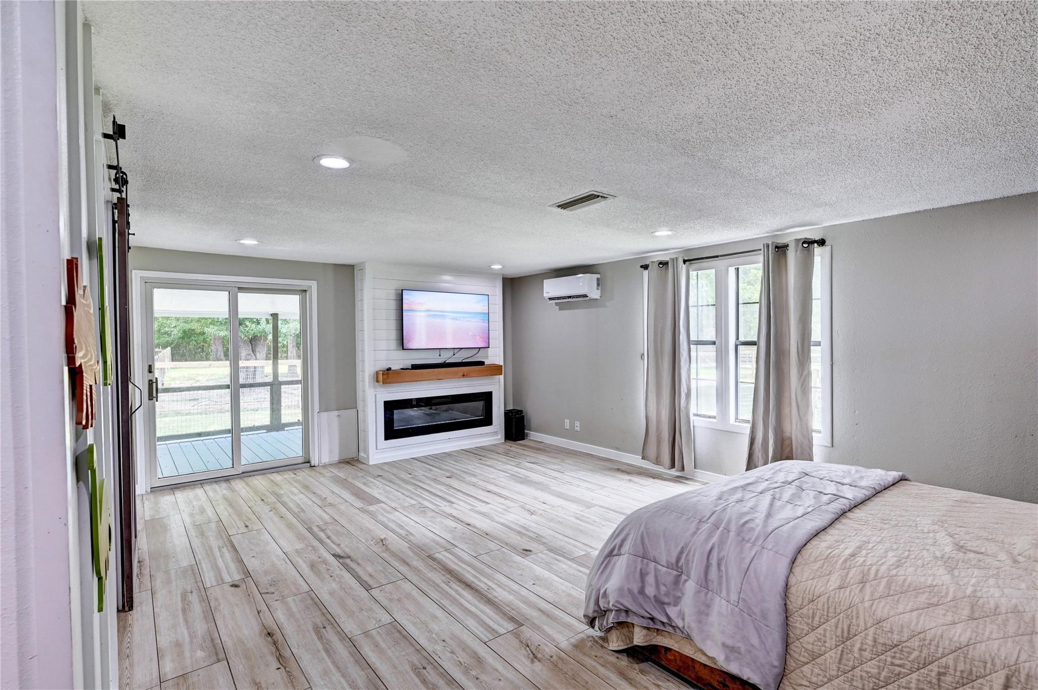 Huntsville, Texas, 77320, United States, 4 Bedrooms Bedrooms, ,3 BathroomsBathrooms,Residential,For Sale,1921043