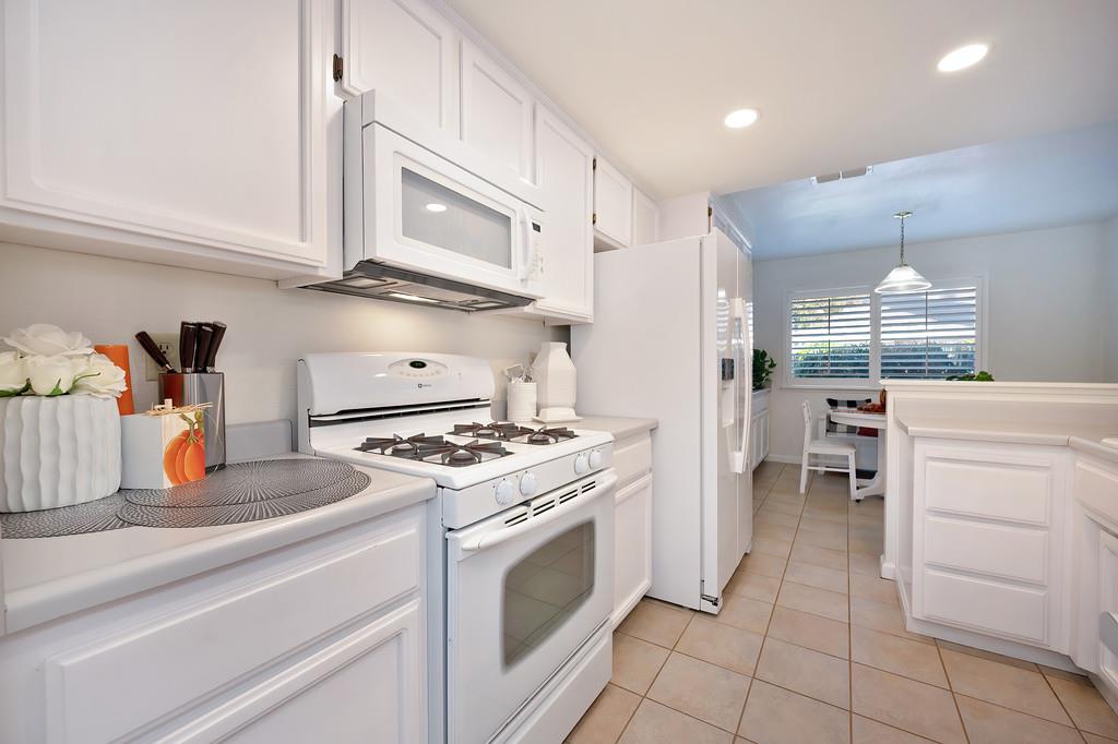 Rocklin, California, 95765, United States, 3 Bedrooms Bedrooms, ,2 BathroomsBathrooms,Residential,For Sale,1988988