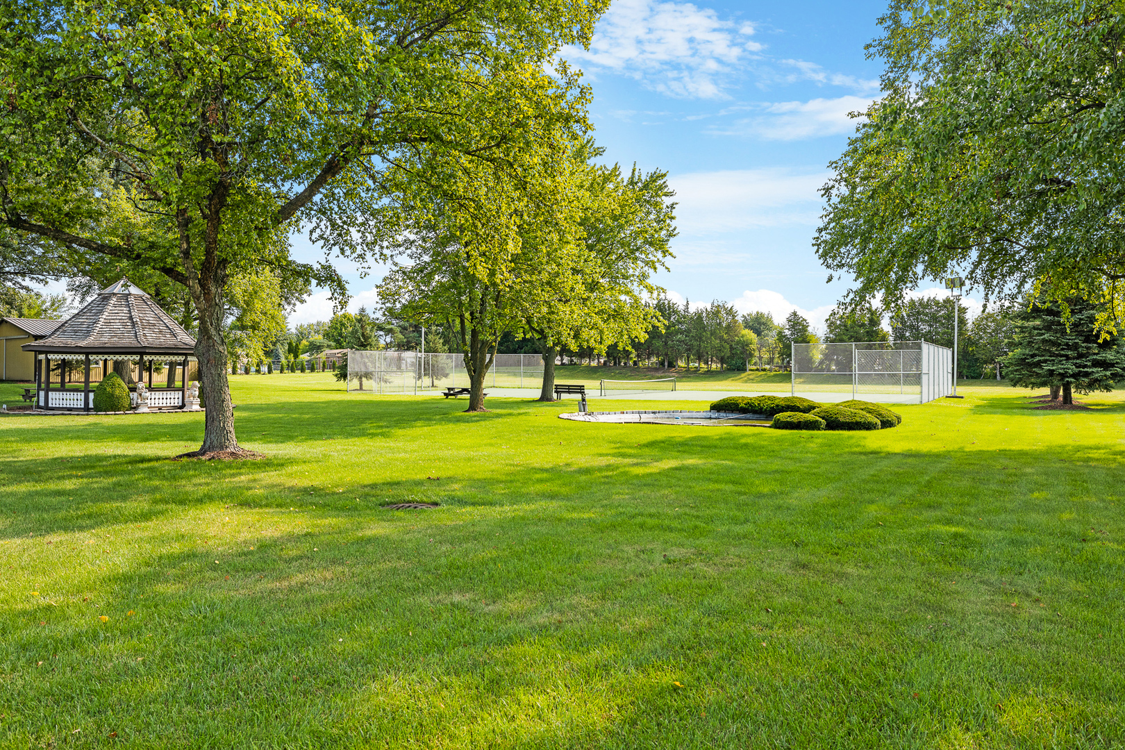 Homer Glen, Illinois, 60491, United States, 4 Bedrooms Bedrooms, ,5 BathroomsBathrooms,Residential,For Sale,1940252