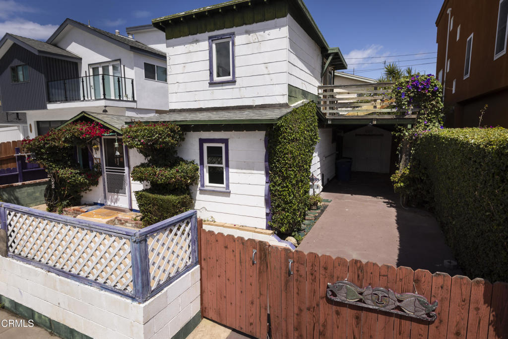 Oxnard, California, 93035, United States, 2 Bedrooms Bedrooms, ,1 BathroomBathrooms,Residential,For Sale,2048022