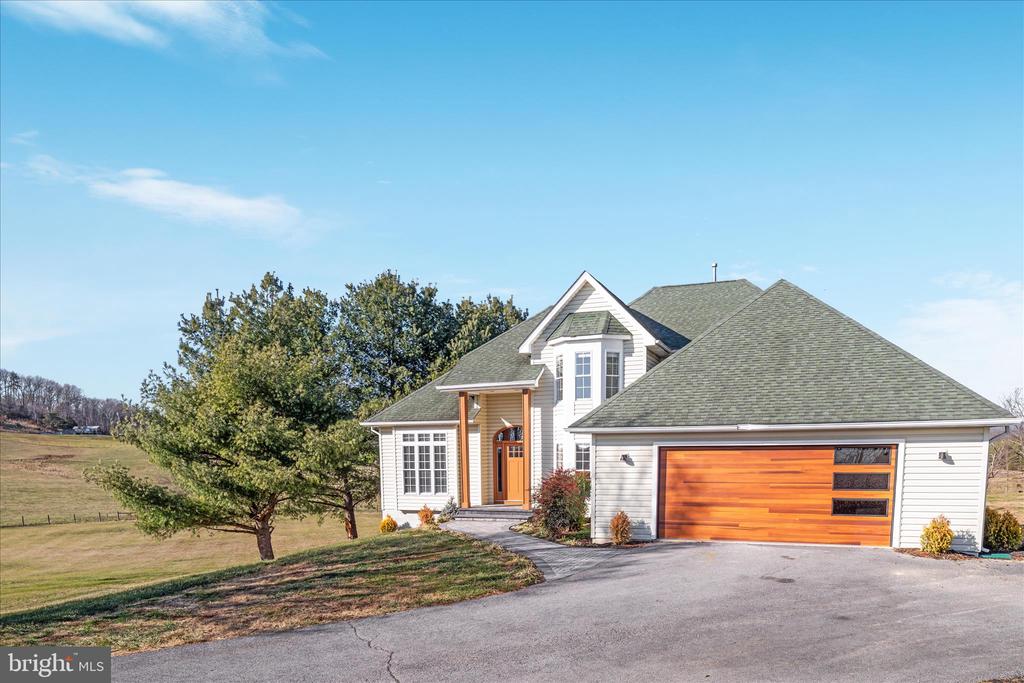 Winchester, Virginia, 22602, United States, 5 Bedrooms Bedrooms, ,5 BathroomsBathrooms,Residential,For Sale,2039774