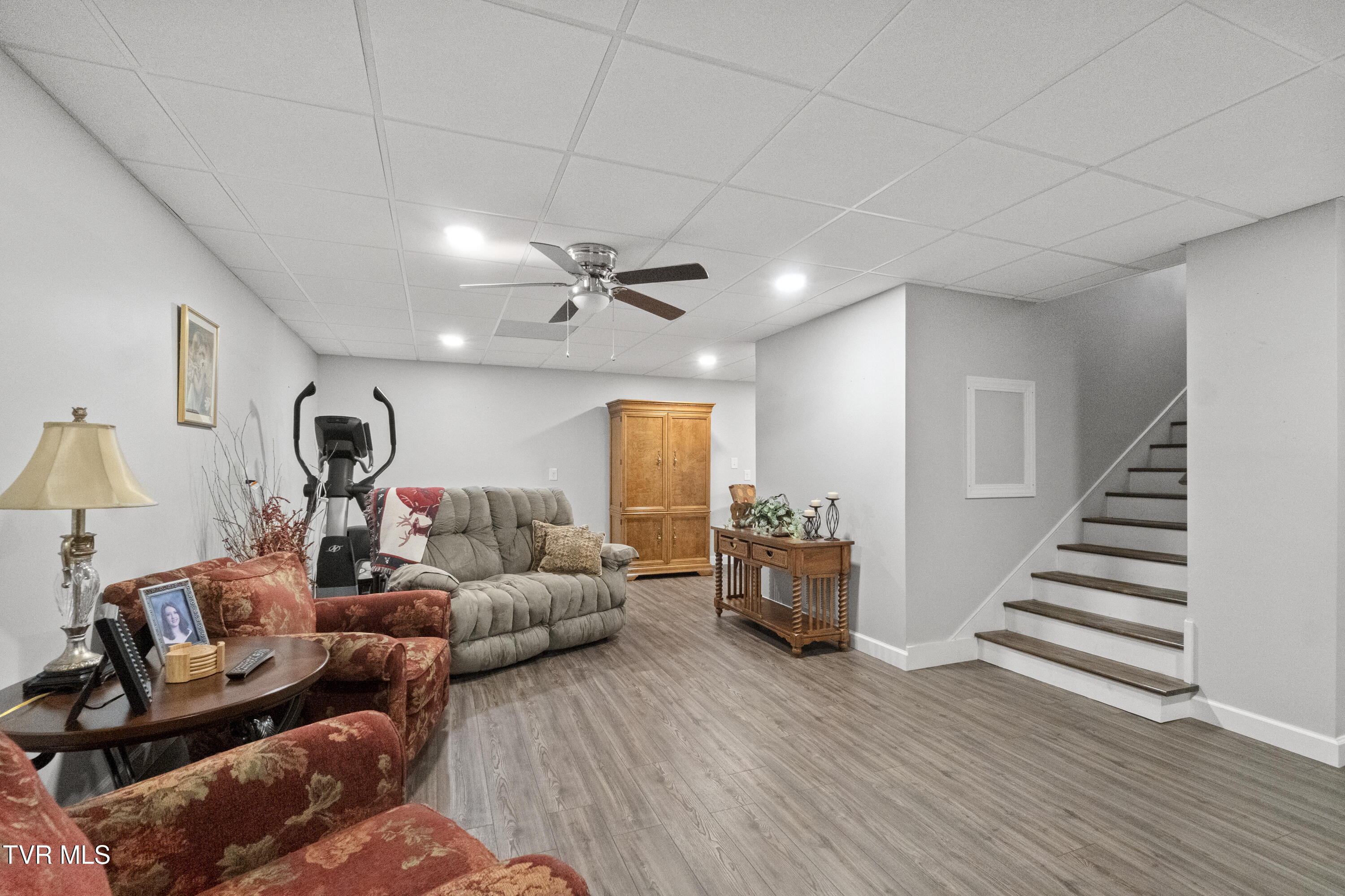 Greeneville, Tennessee, 37745, United States, 5 Bedrooms Bedrooms, ,5 BathroomsBathrooms,Residential,For Sale,2012581