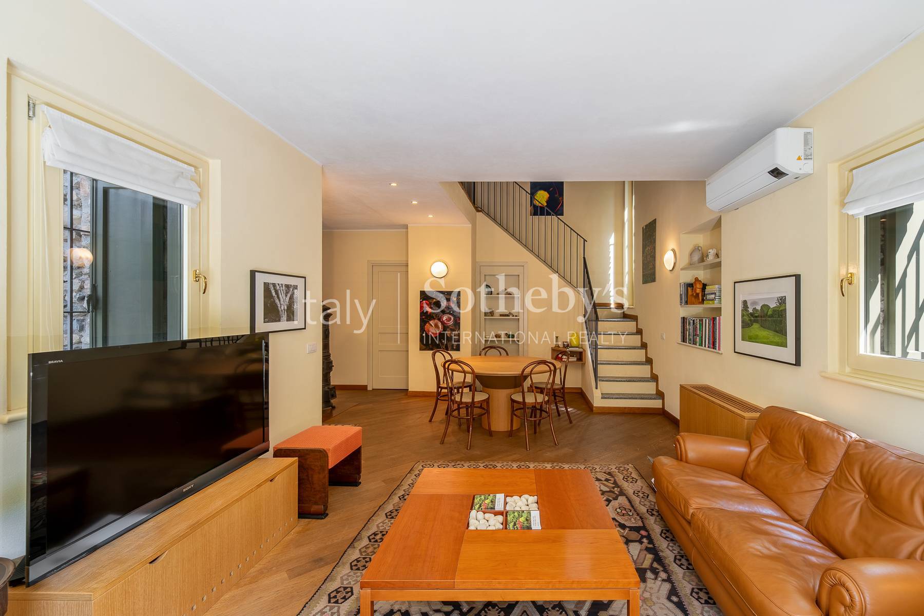  Prestigious residence with a magnificent landscaped garden. - 物件實景