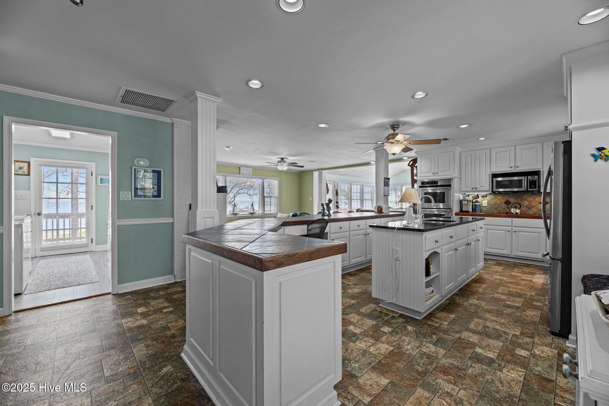 Oriental, North Carolina, 28571, United States, 3 Bedrooms Bedrooms, ,2 BathroomsBathrooms,Residential,For Sale,1761894