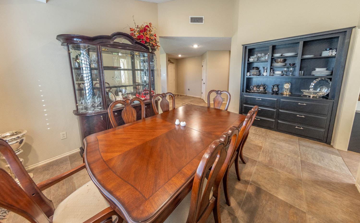Levelland, Texas, 79336, United States, 4 Bedrooms Bedrooms, ,3 BathroomsBathrooms,Residential,For Sale,1901837