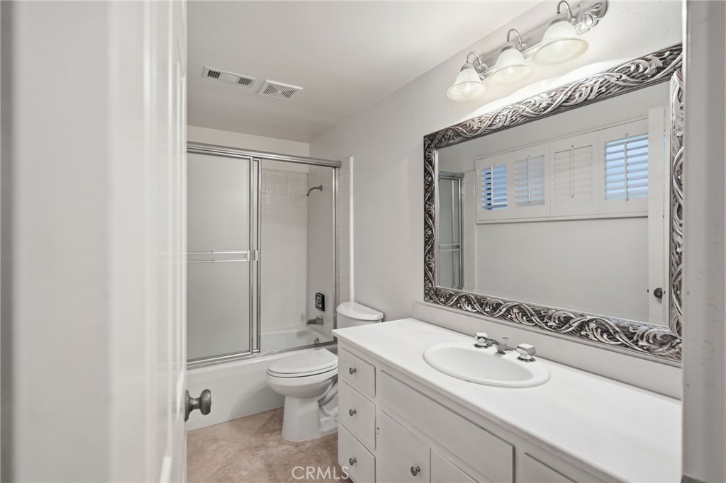 Newport Beach, California, 92660, United States, 2 Bedrooms Bedrooms, ,2 BathroomsBathrooms,Residential,For Sale,1988244