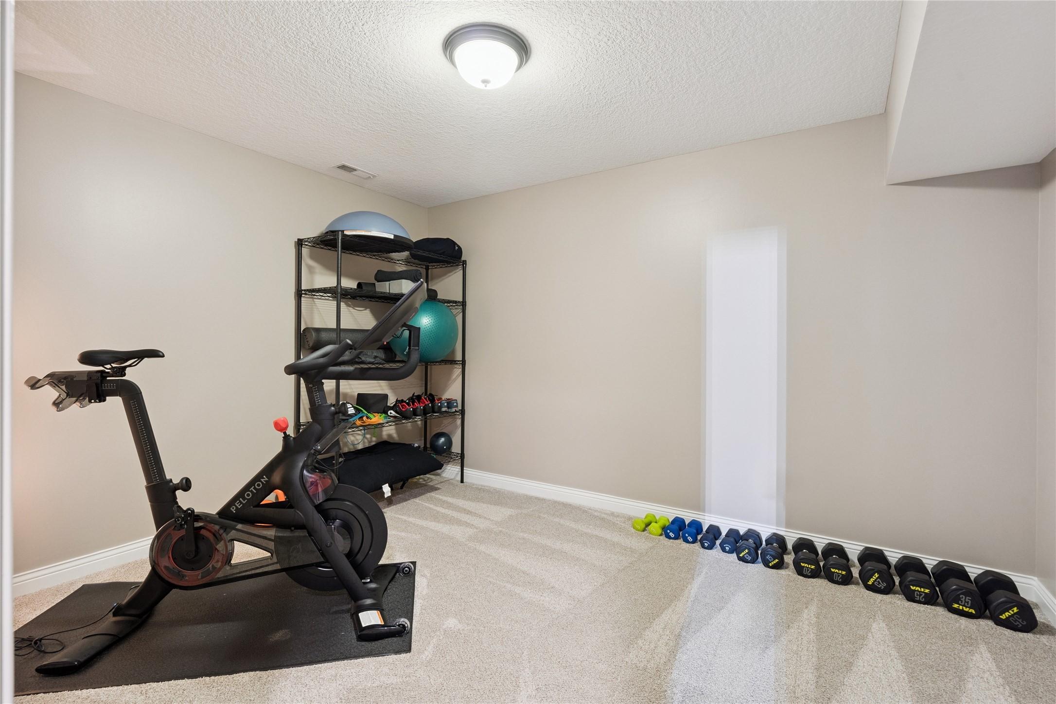 Ankeny, Iowa, 50021, United States, 4 Bedrooms Bedrooms, ,4 BathroomsBathrooms,Residential,For Sale,1935167