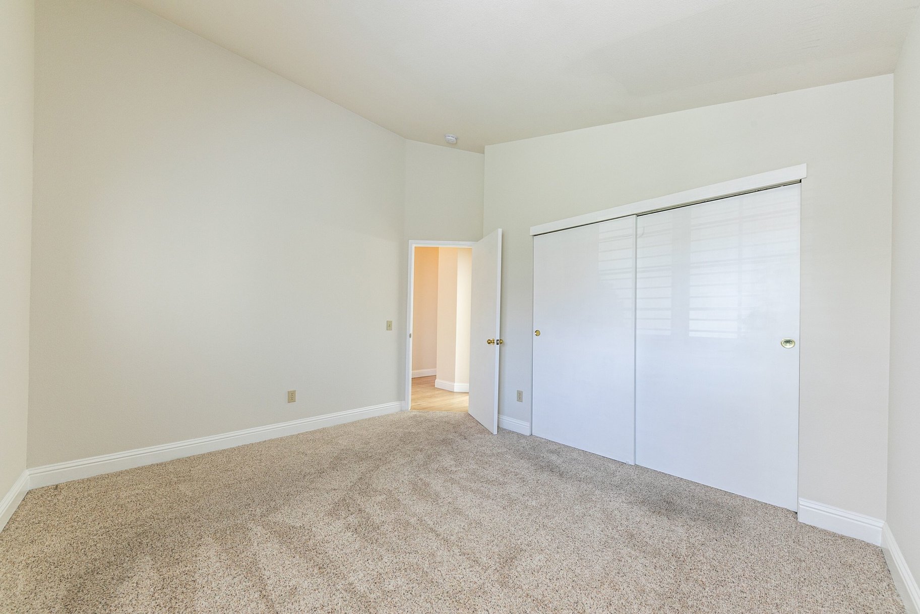  3 Bedrooms, 2 bath, 2 car garage, single level home in Minden NV - 物件實景