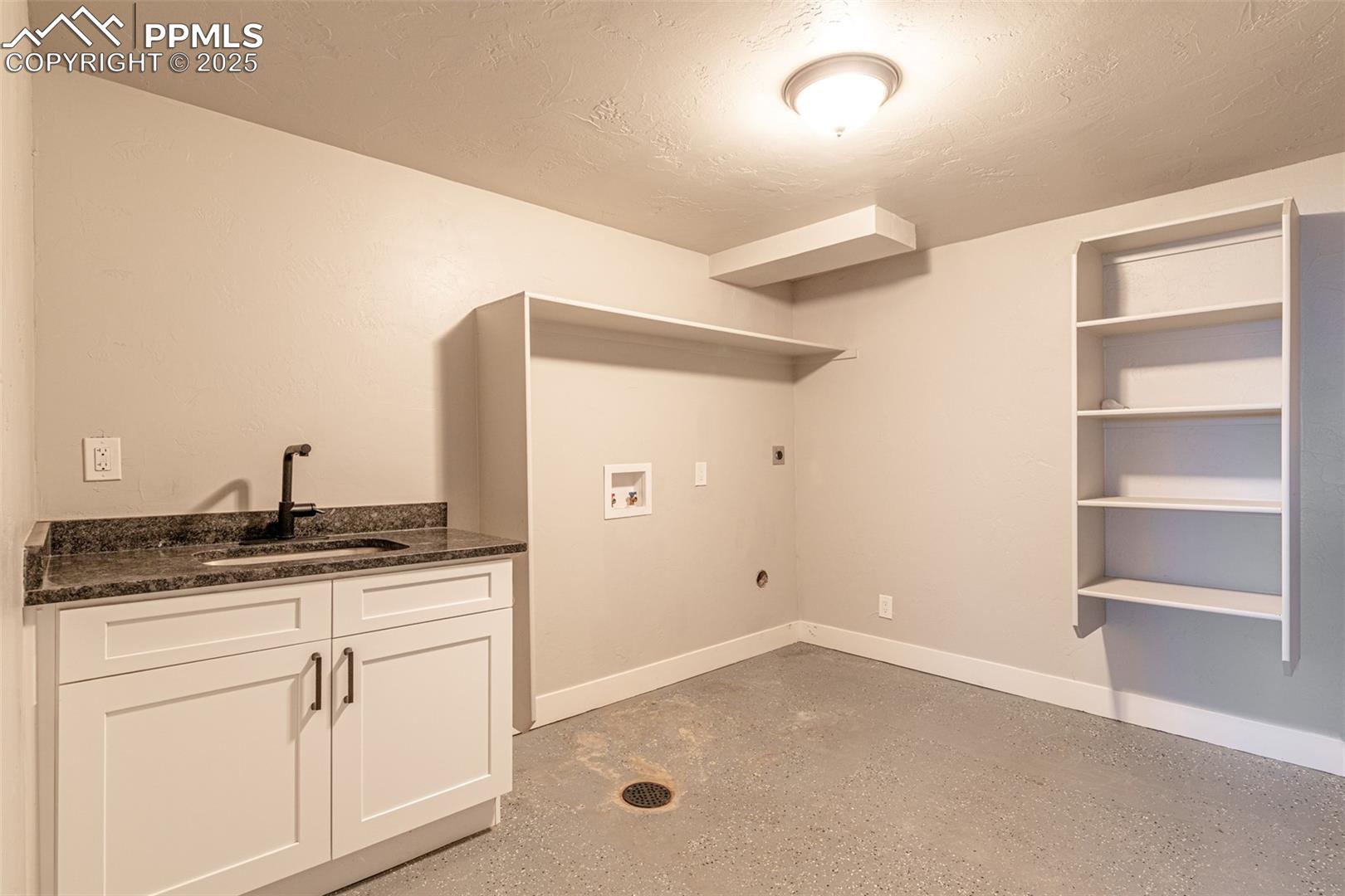 Monument, Colorado, 80132, United States, 4 Bedrooms Bedrooms, ,3 BathroomsBathrooms,Residential,For Sale,1930113