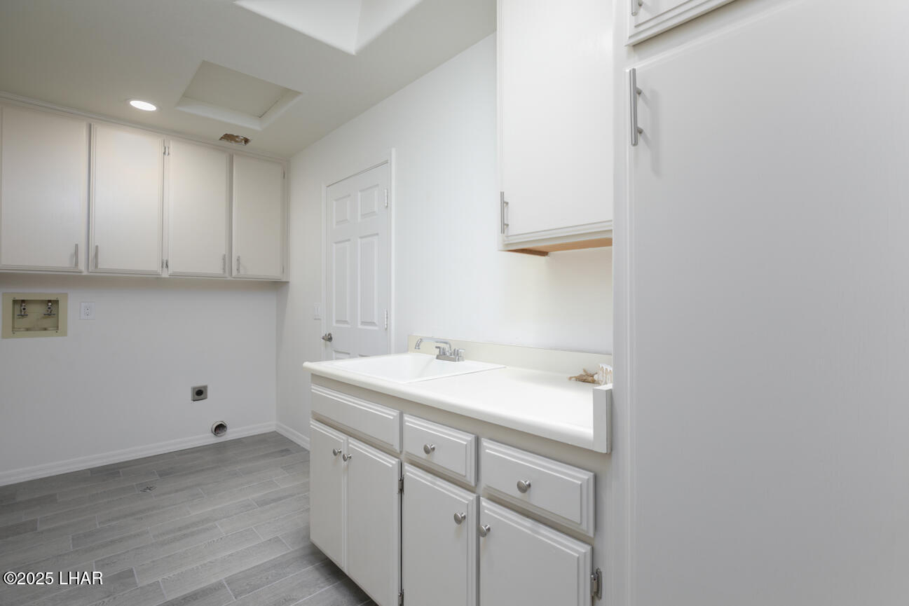 Lake Havasu City, Arizona, 86404, United States, 3 Bedrooms Bedrooms, ,1 BathroomBathrooms,Residential,For Sale,1987502