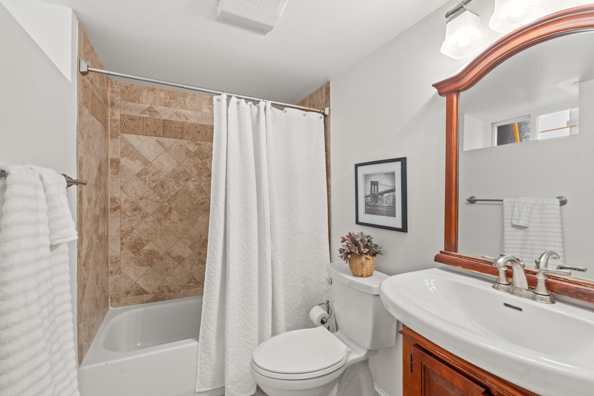  315 E Mount Ida Avenue, Alexandria, VA, 22301 - 物件實景
