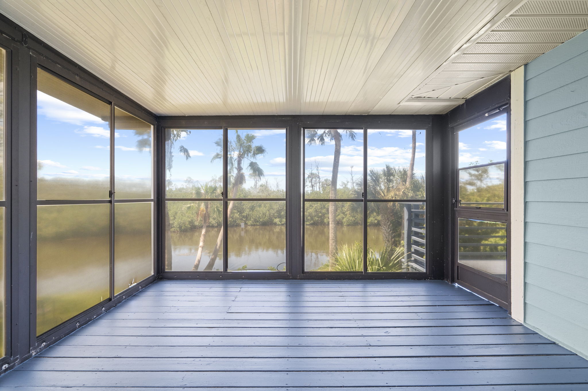 Tarpon Springs, Florida, 34689, United States, 3 Bedrooms Bedrooms, ,2 BathroomsBathrooms,Residential,For Sale,1976239